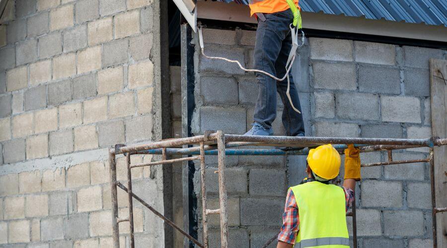 Expert Emergency Roof Repairs services in Camp Point, IL
